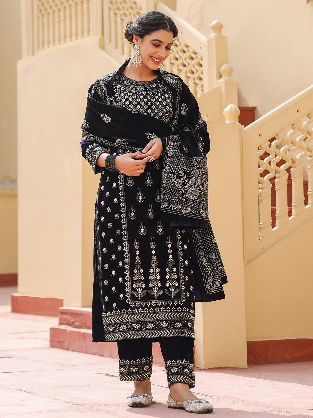 Navy blue velvet kurta dupatta set-Yufta Store-1684SKDNBS