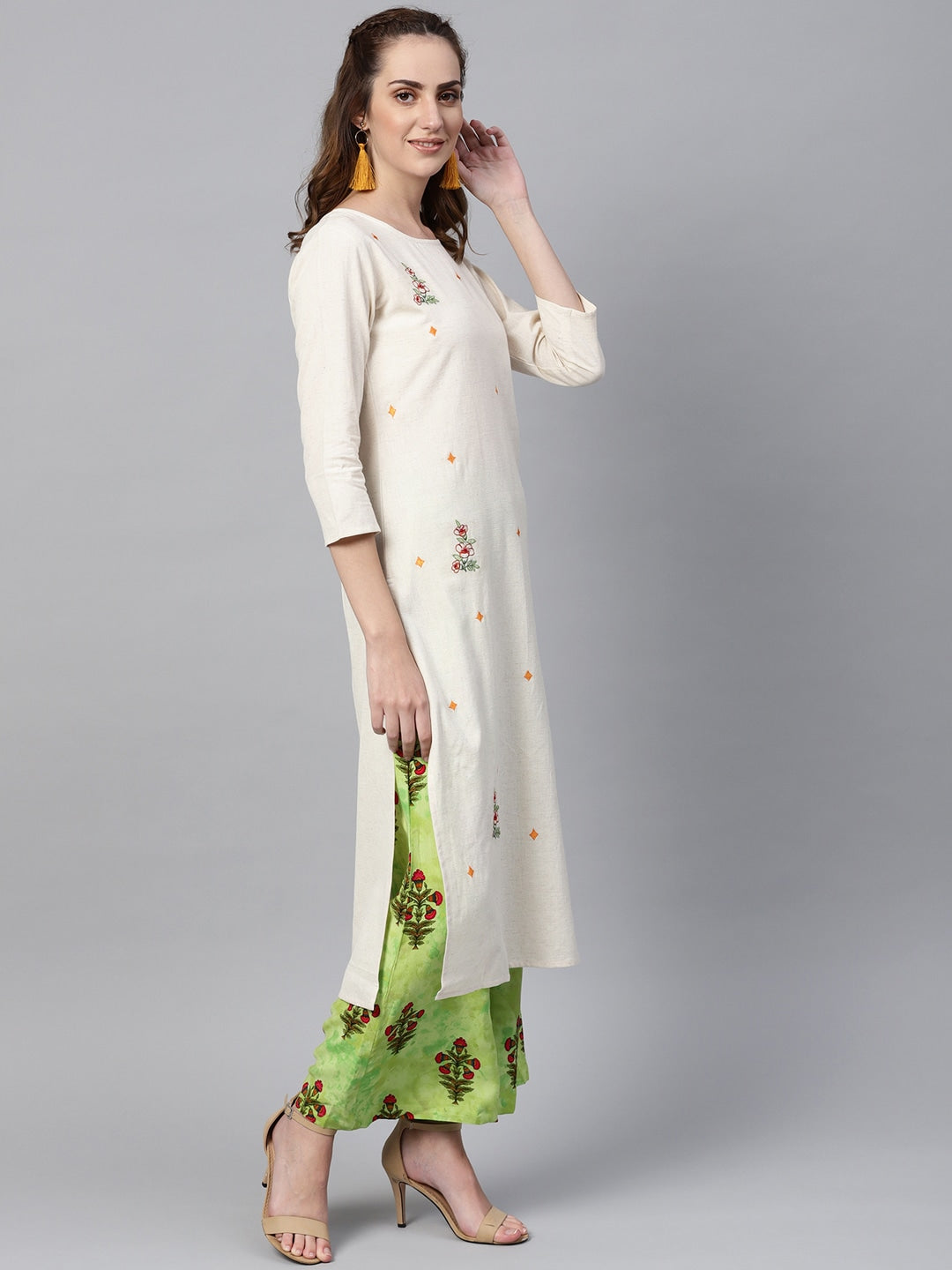 Off-White & Beige Embroidered Kurta Set-Yufta Store-YUFGKKU757GRS