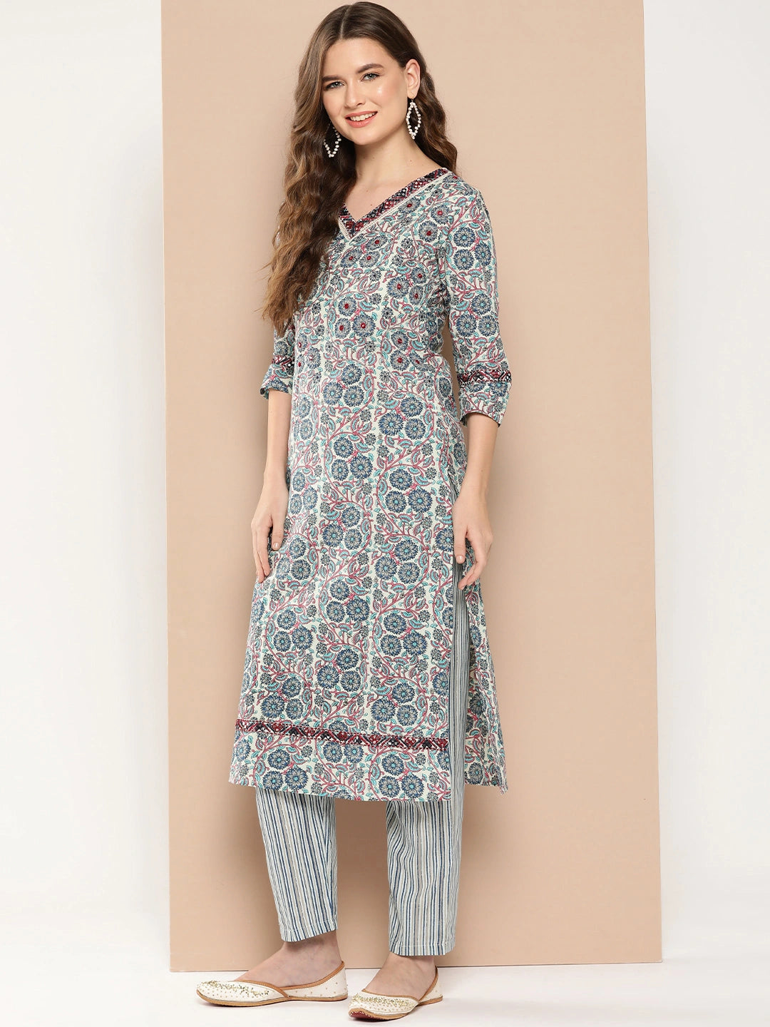 Off-White Floral Printed Pure Cotton Kurta With Trouser And Dupatta-Yufta Store-1372SKDBLS
