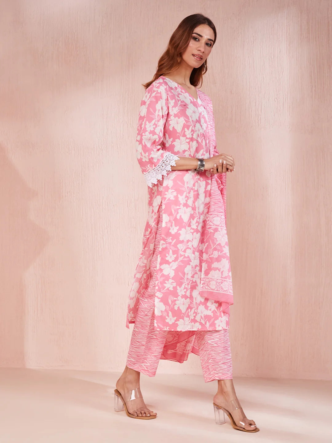 Pink And White Floral Print Lese Sleeves V-Neck Straight Kurta Trouser Set-Yufta Store-6862SKDPKS