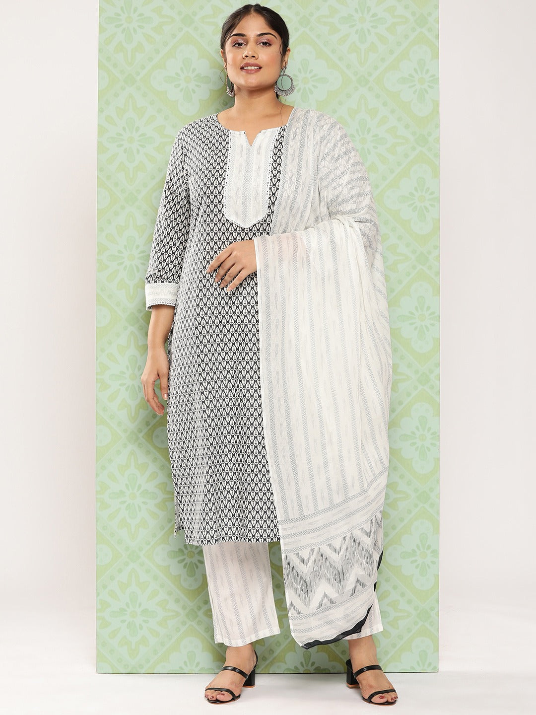 Plus Size Ethnic Motifs Printed Pure Cotton Kurta with Trousers & With Dupatta-Yufta Store-9386PSKDWH3XL