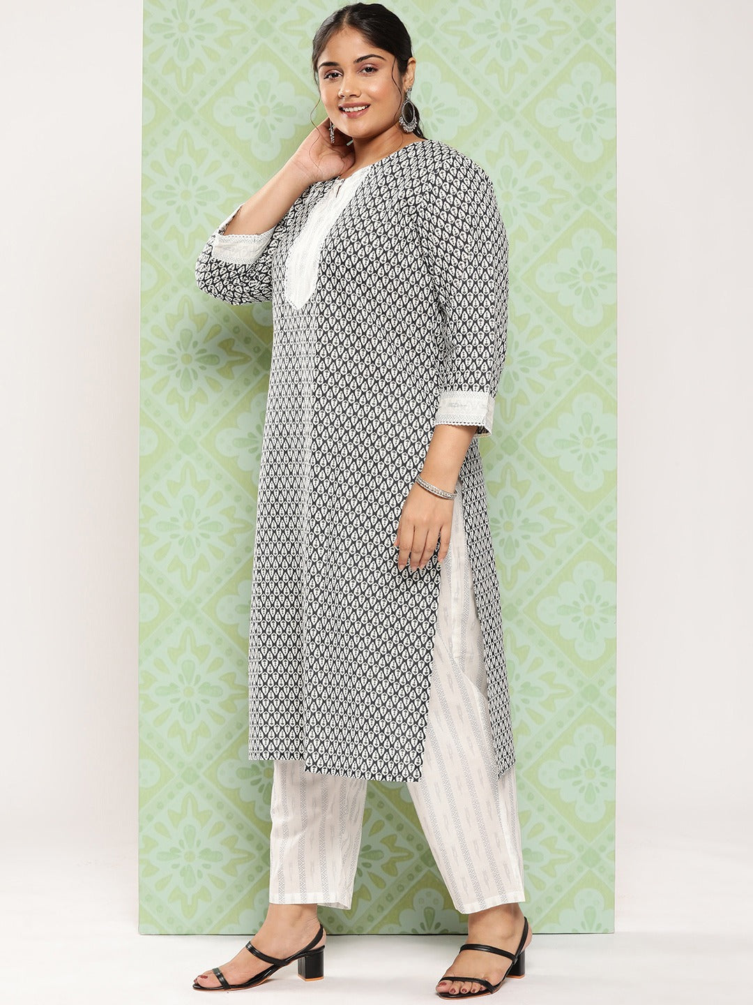 Plus Size Ethnic Motifs Printed Pure Cotton Kurta with Trousers & With Dupatta-Yufta Store-9386PSKDWH3XL