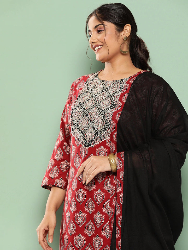 Plus Size Red Ethnic Motifs Printed Gotta Patti Cotton Kurta with Trousers & Dupatta-Yufta Store-1392PSKDRD3XL