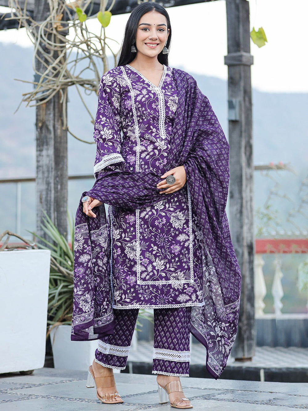 Purple pure Cotton kurta dupatta set with Thread_Work detailing