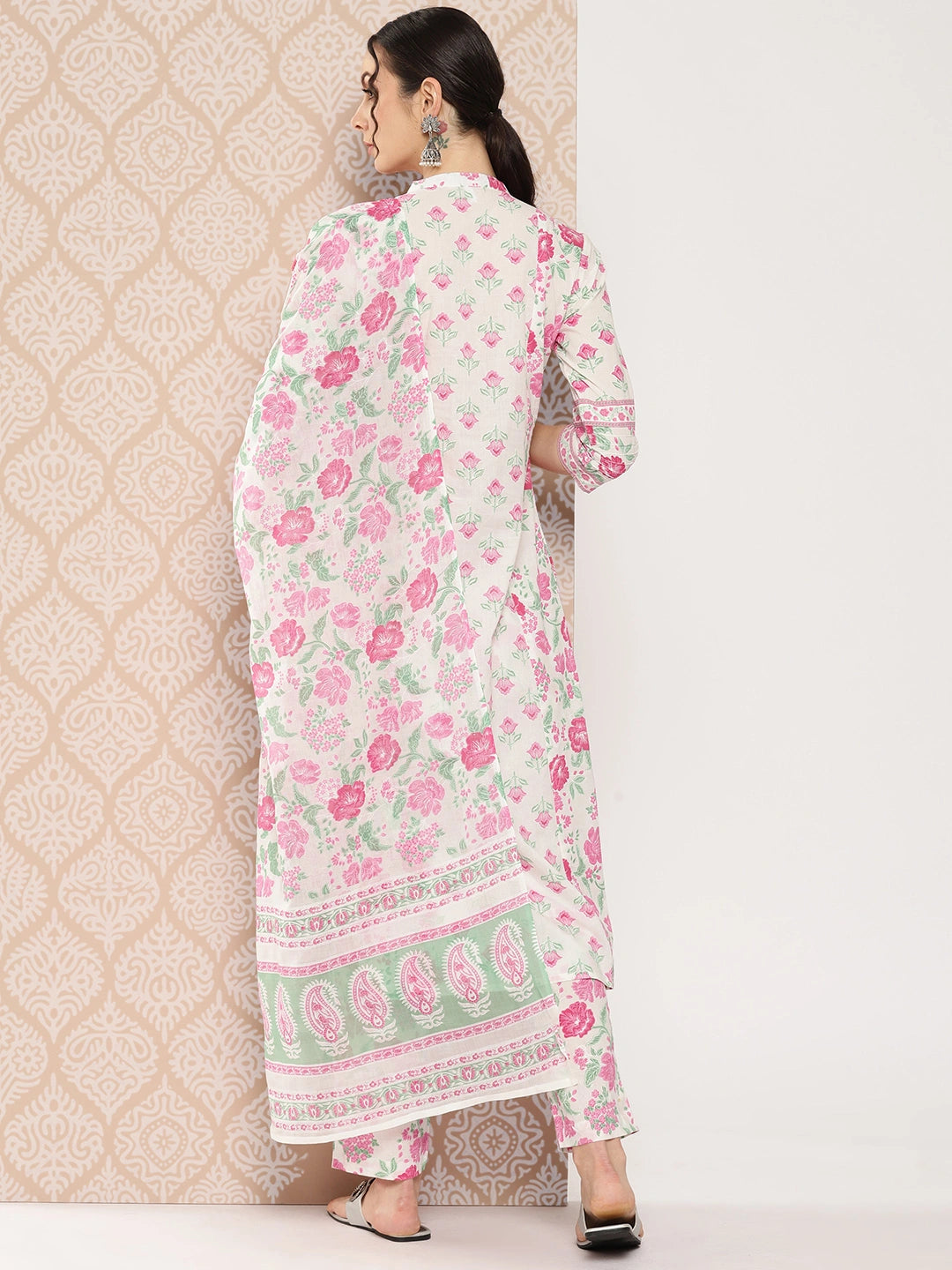 White Floral Embroidered Regular Mirror Work Pure Cotton Kurta Set-Yufta Store-1388SKDWHS