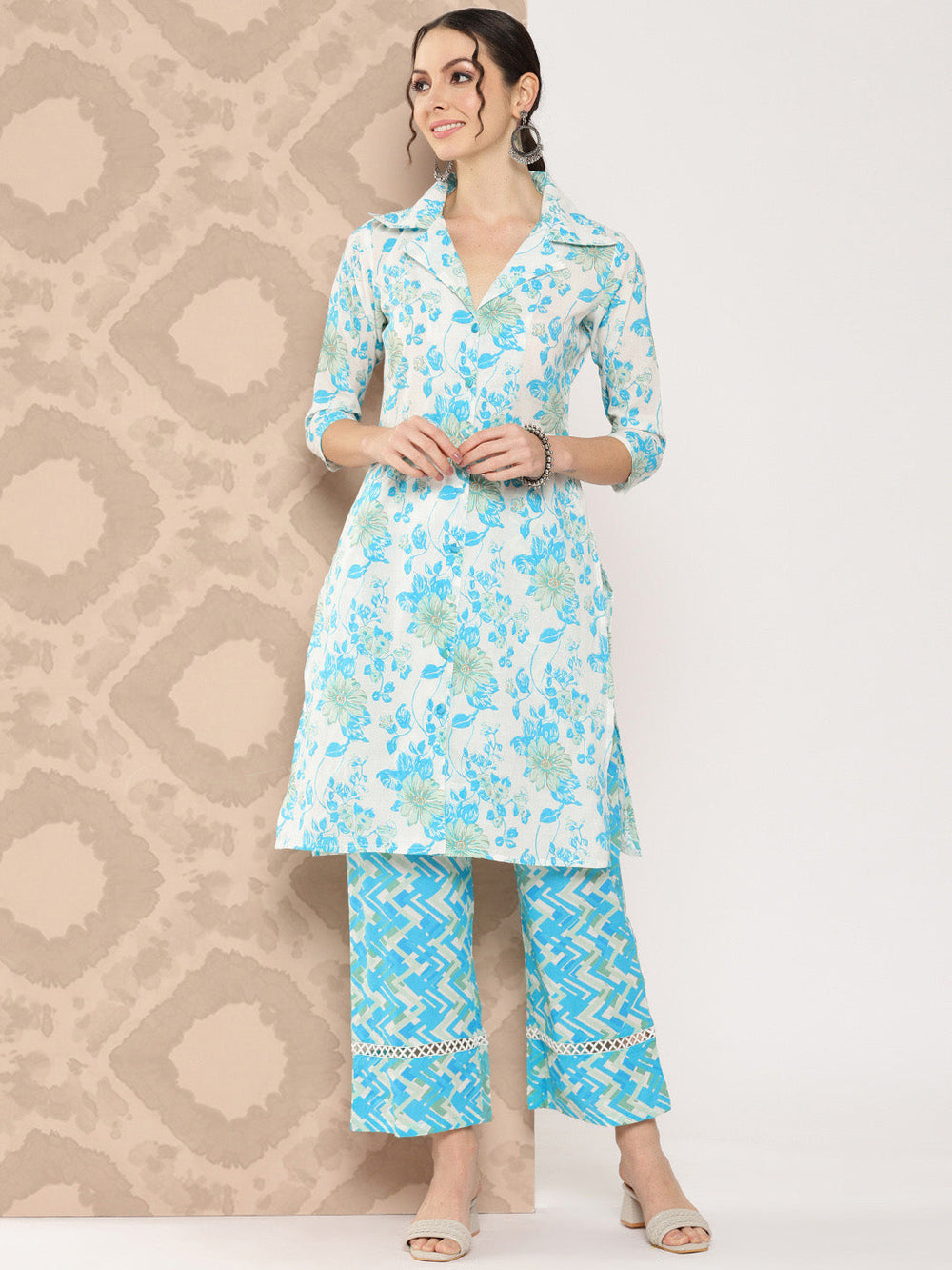 White and blue Floral Printed Pure Cotton Kurta with Trousers-Yufta Store-1463CRDWHS