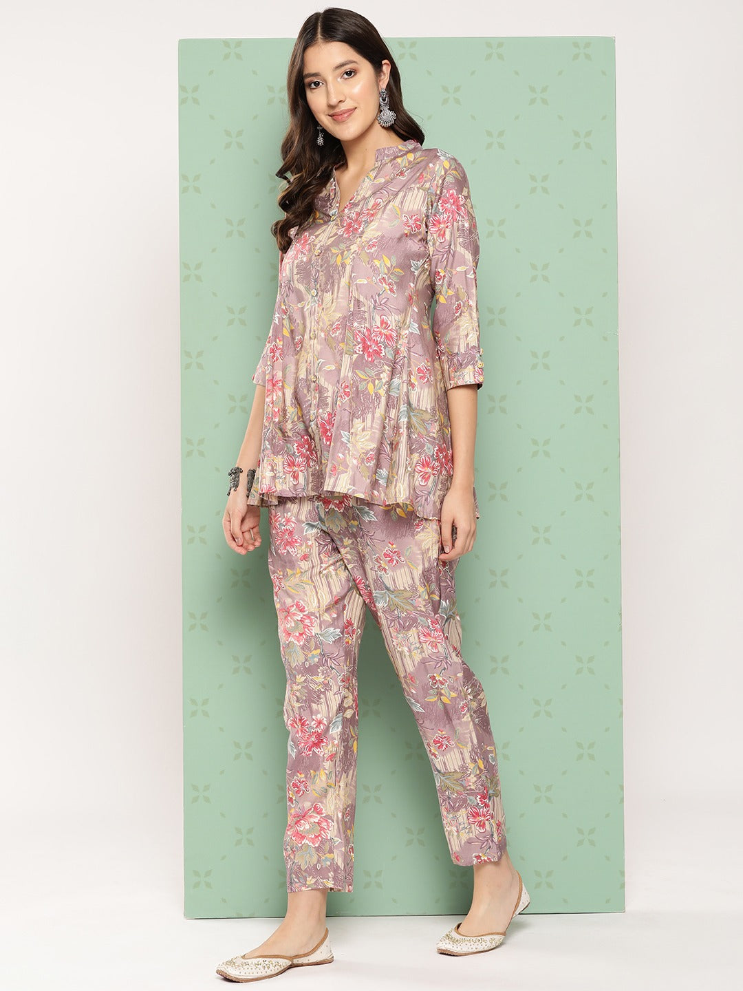 Women Mauve Printed Mandarin Top with Trousers