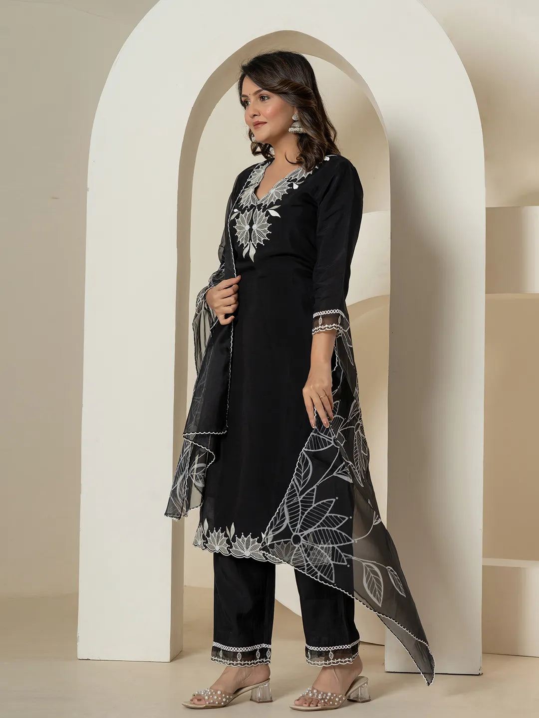 Black Embroidered Silk Blend Straight Kurta Bottom Dupatta Set-Yufta Store-6990SKDBKS