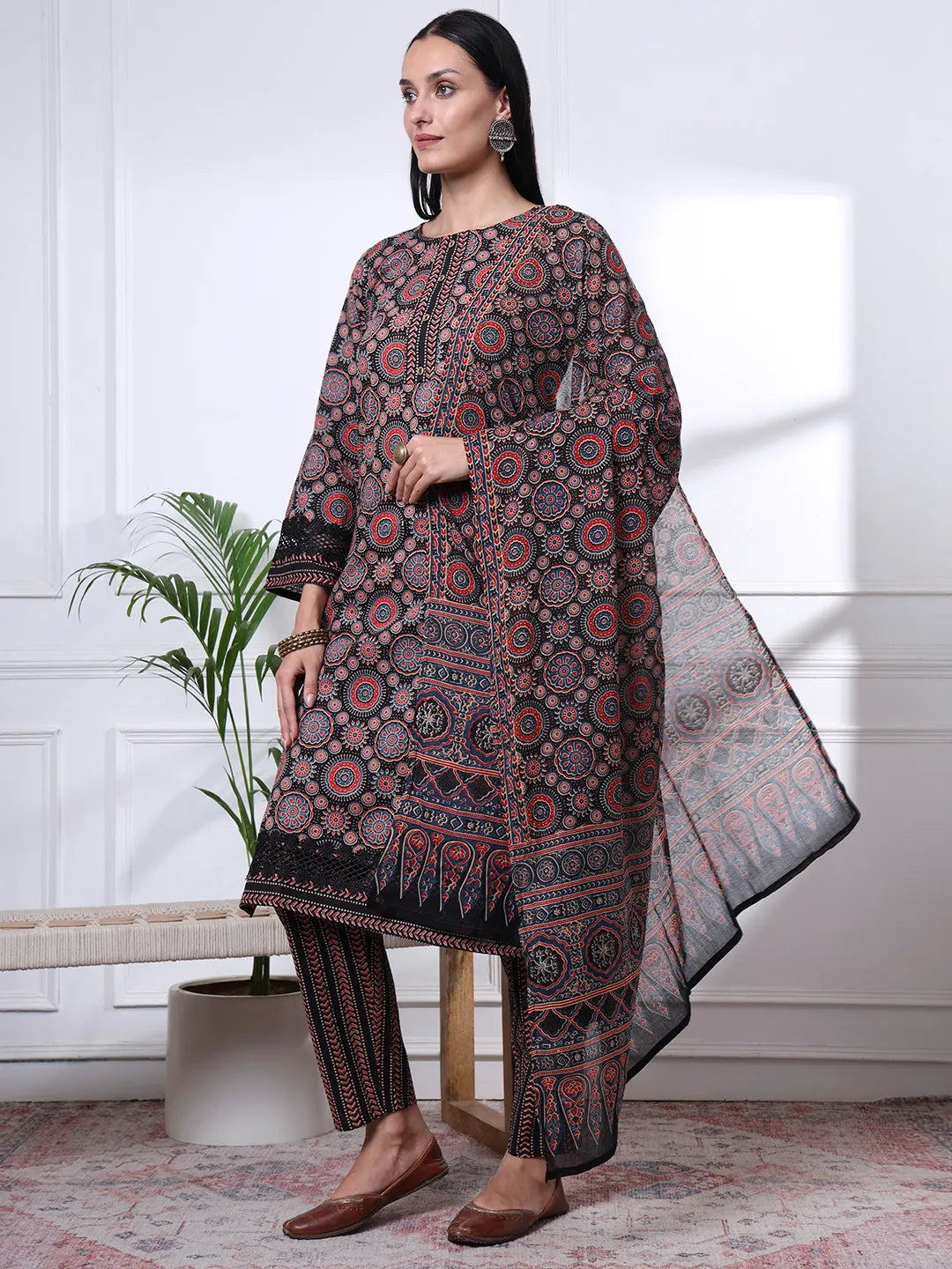 Black Ethnic Motifs Straight Kurta Trouser Dupatta Set-Yufta Store-7093SKDBKS