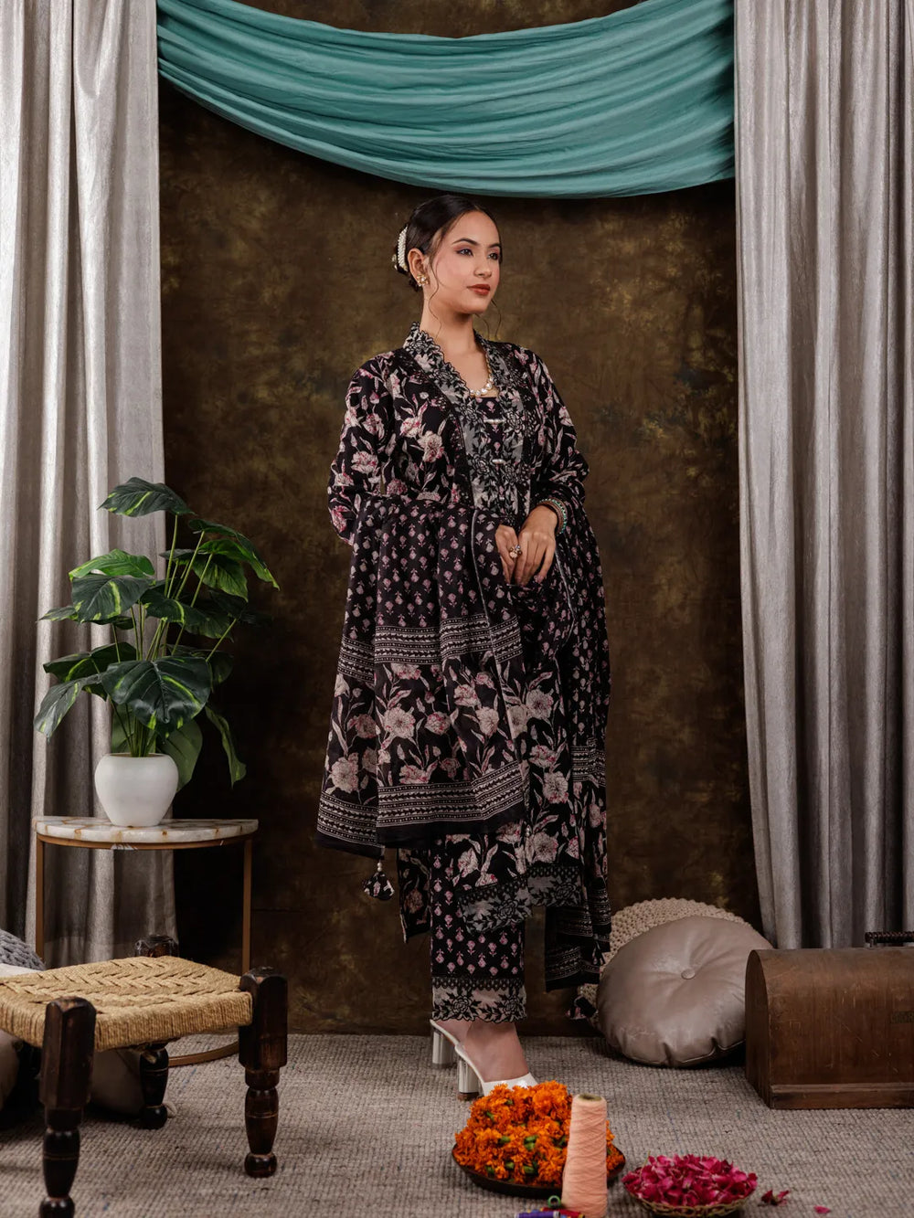 Black Floral Print Pure Cotton Beads Straight Kurta Dupatta Set With Lace Detailing-Yufta Store-7181SKDBKS