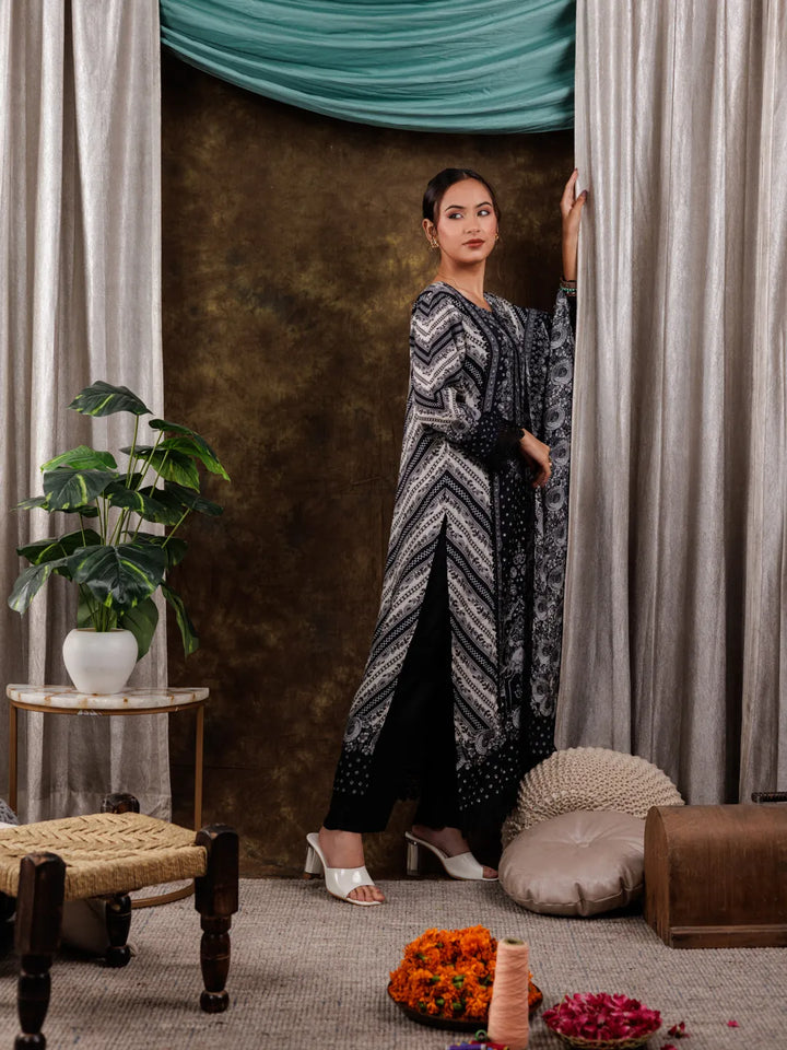 Black Hand_Embroidery Silk Straight Kurta And Trouser With Dupatta Set-Yufta Store-7068SKDBKS