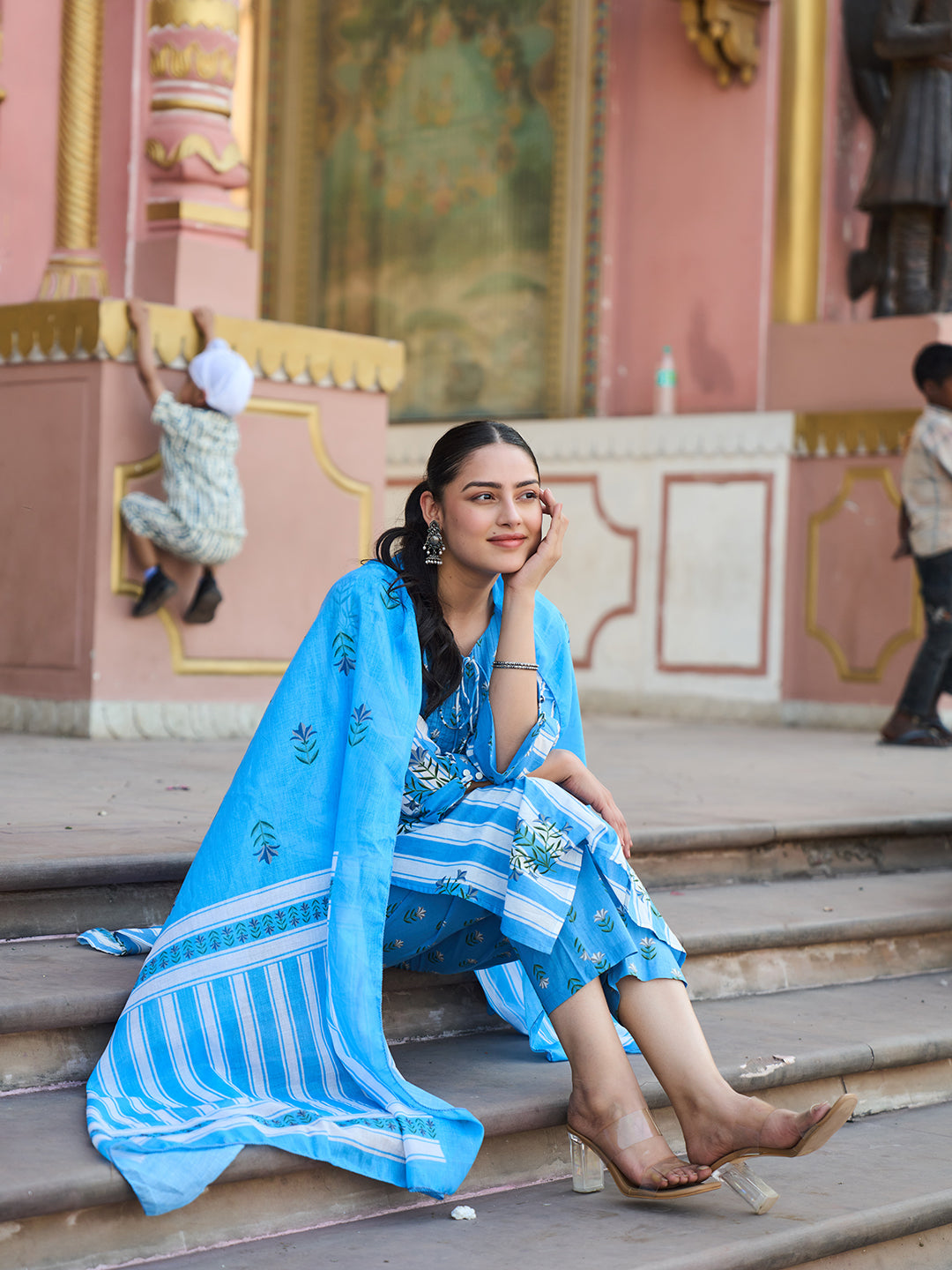 Blue And White Floral-Printed Yoke With Vertical Pintuck Detailing Kurta Trouser Dupatta Set-Yufta Store-7450SKDBLM