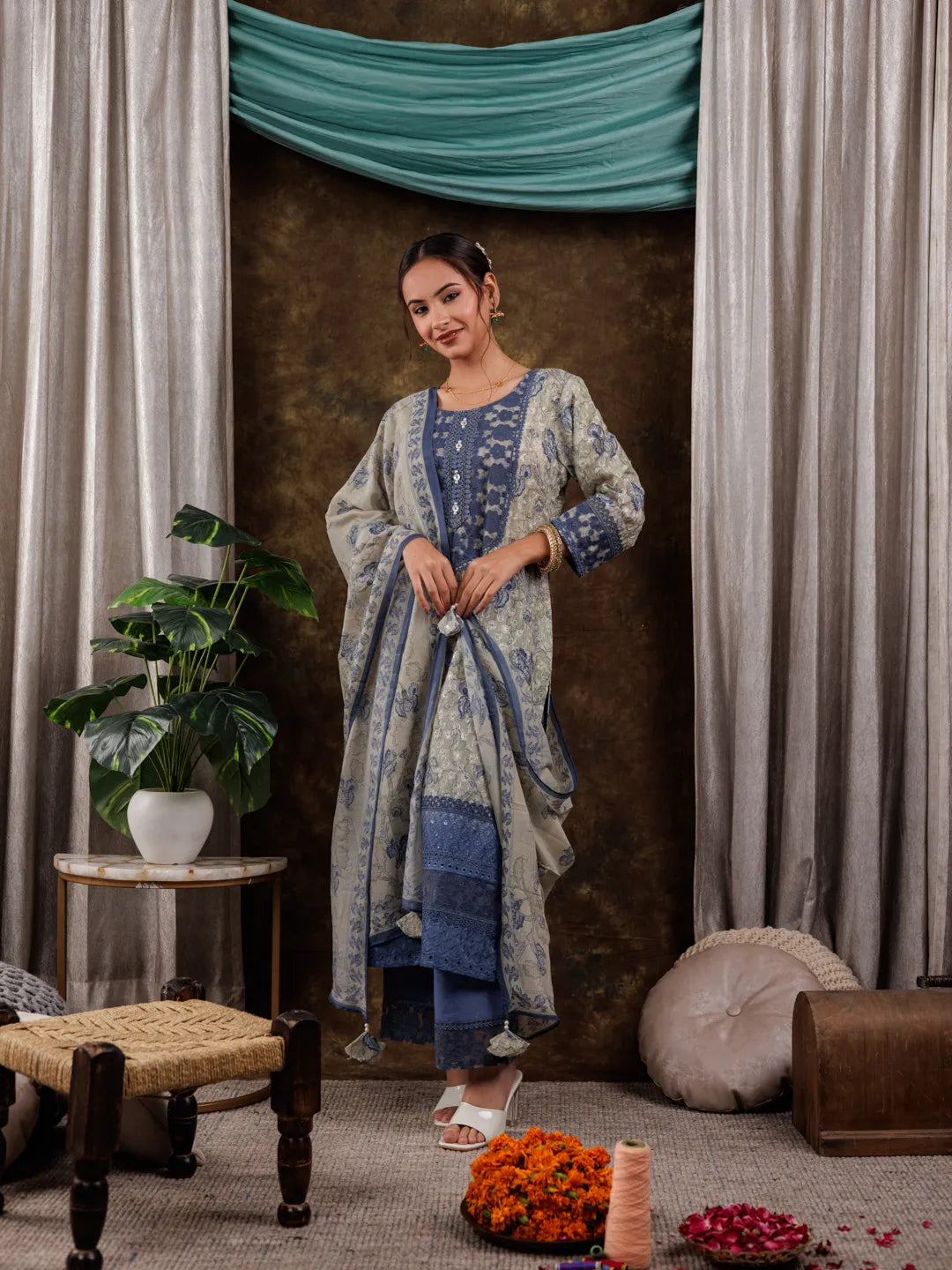 Green Cotton Schiffli Floral Print Kurta Dupatta Set With Lace Detailing-Yufta Store-7189SKDGRS