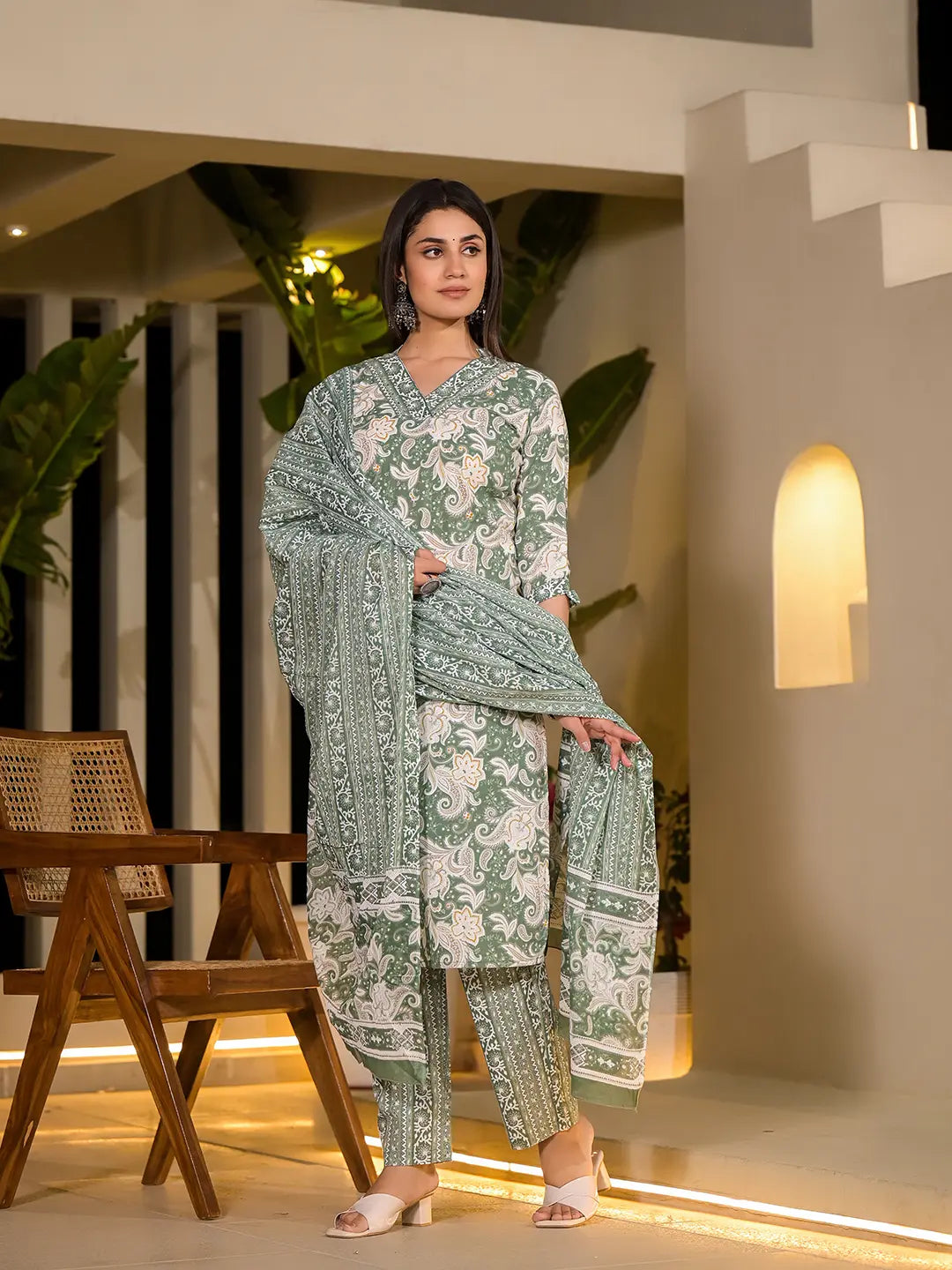 Green Cotton Straight Paisley Print Kurta With Trousers And Dupatta Set-Yufta Store-6840SKDGRS
