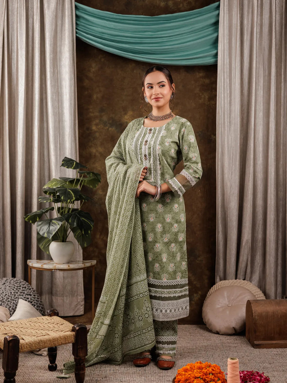 Green Ethnic Motifs Pure Cotton Kurta Dupatta Set With Lace Detailing-Yufta Store-7180SKDGRS