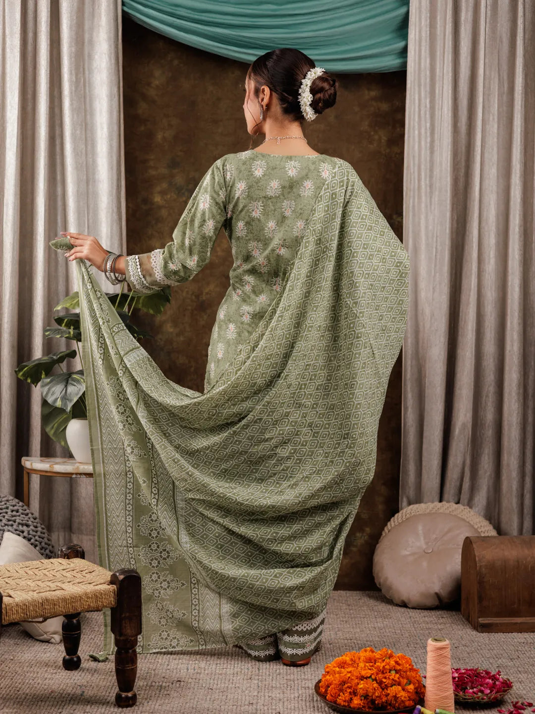 Green Ethnic Motifs Pure Cotton Kurta Dupatta Set With Lace Detailing-Yufta Store-7180SKDGRS