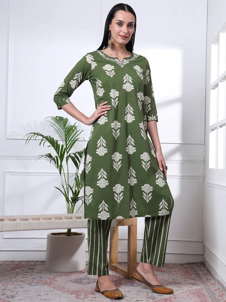 Green Pure Cotton Floral Thread Work Kurta Dupatta Pant Set