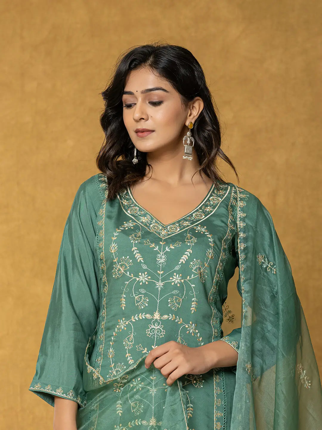 Green Thread_Work Silk Blend Straight Kurta Dupatta Pant Set-Yufta Store-7284SKDGRS