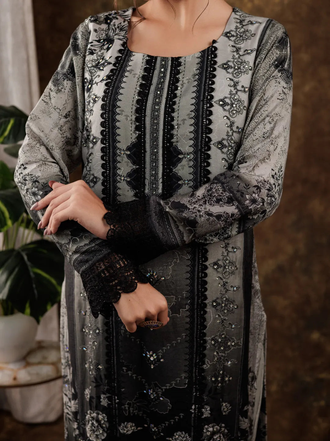 Grey Hand_Embroidery Silk Straight Kurta And Trouser With Dupatta Set-Yufta Store-7069SKDGYS