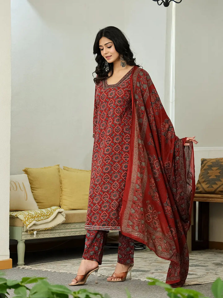 Maroon Ethnic Motifs A-Line Kurta Trouser Dupatta Set With Bucket Neck-Yufta Store-6273SKDMRM