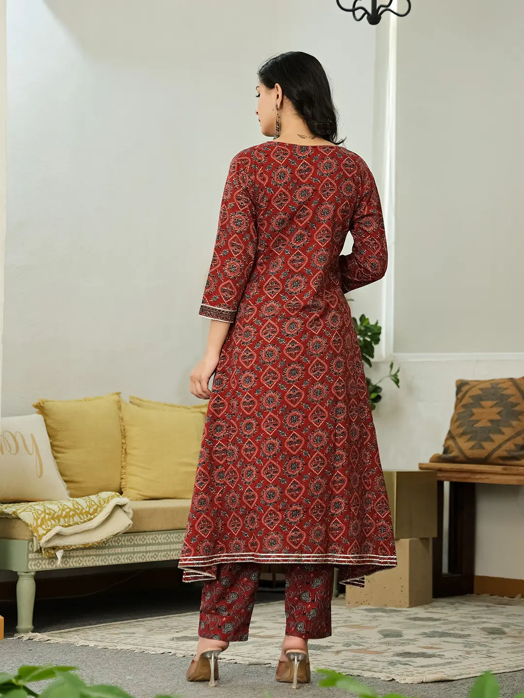 Maroon Ethnic Motifs A-Line Kurta Trouser Dupatta Set With Bucket Neck-Yufta Store-6273SKDMRM