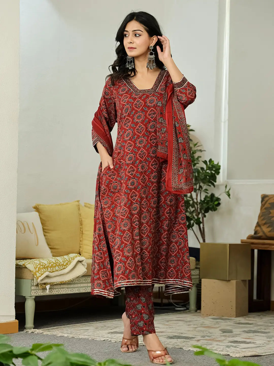 Maroon Ethnic Motifs A-Line Kurta Trouser Dupatta Set With Bucket Neck-Yufta Store-6273SKDMRM