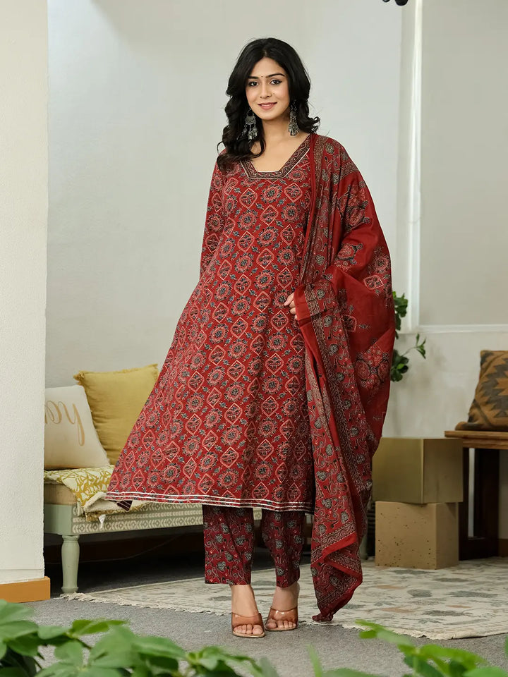 Maroon Ethnic Motifs A-Line Kurta Trouser Dupatta Set With Bucket Neck-Yufta Store-6273SKDMRM