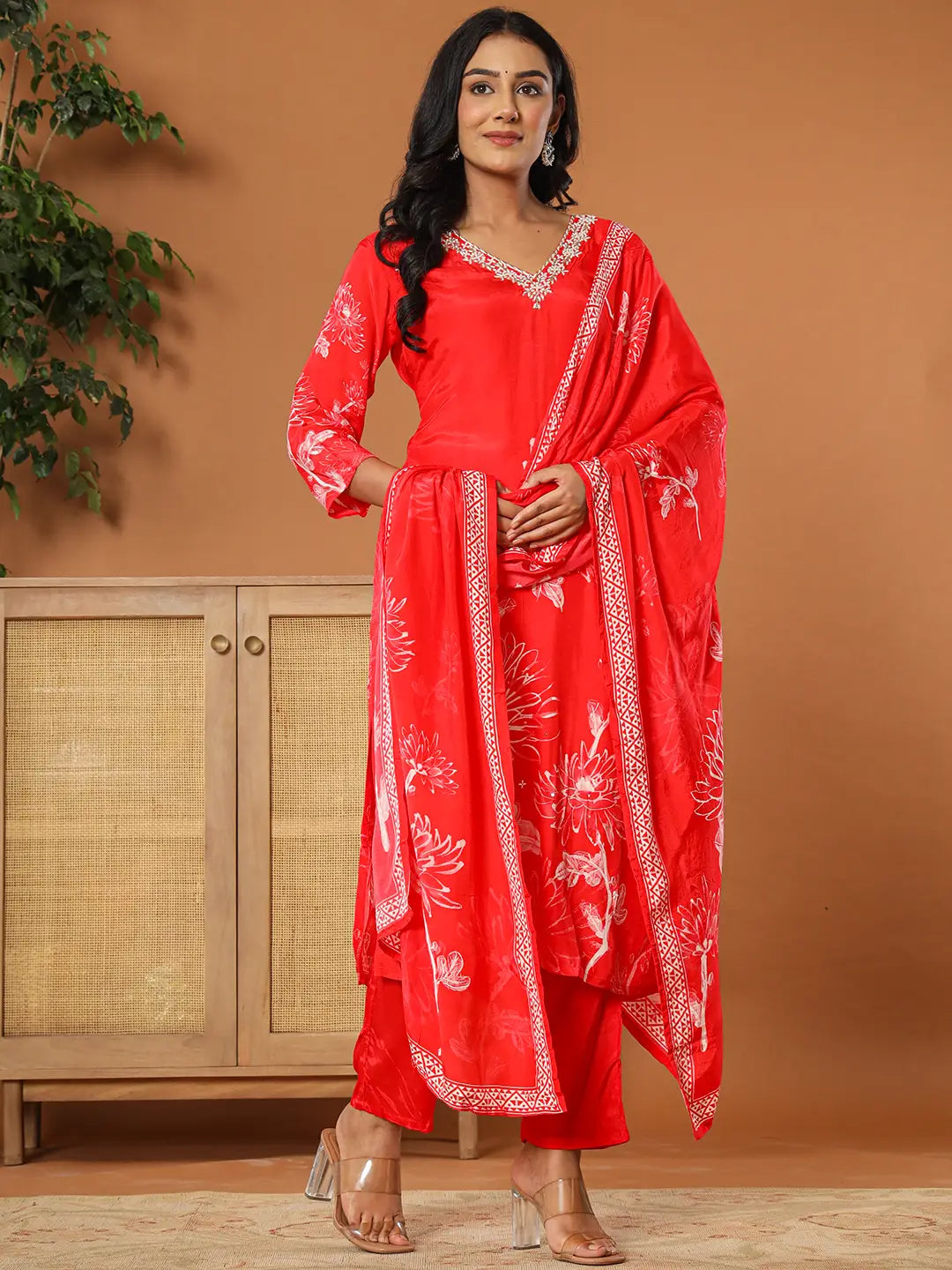 Muslin Red Hand_Embroidery Kurta Dupatta Pant Set-Yufta Store-6074SKDRDS