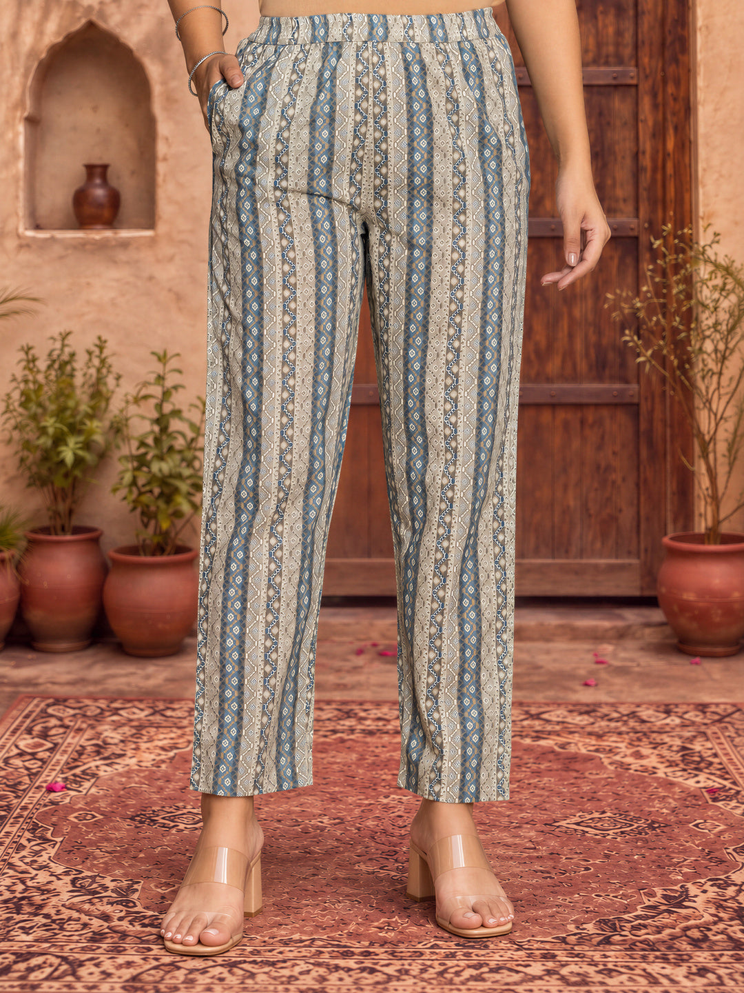 Blue And Off White Cotton Pakistani Style Kurta Dupatta Set