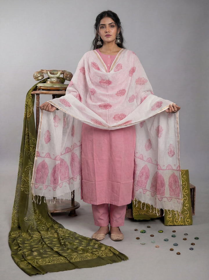 Peach Silk Blend Straight Kurta Pant With Handblock Print Kota Doriya Dupatta Set