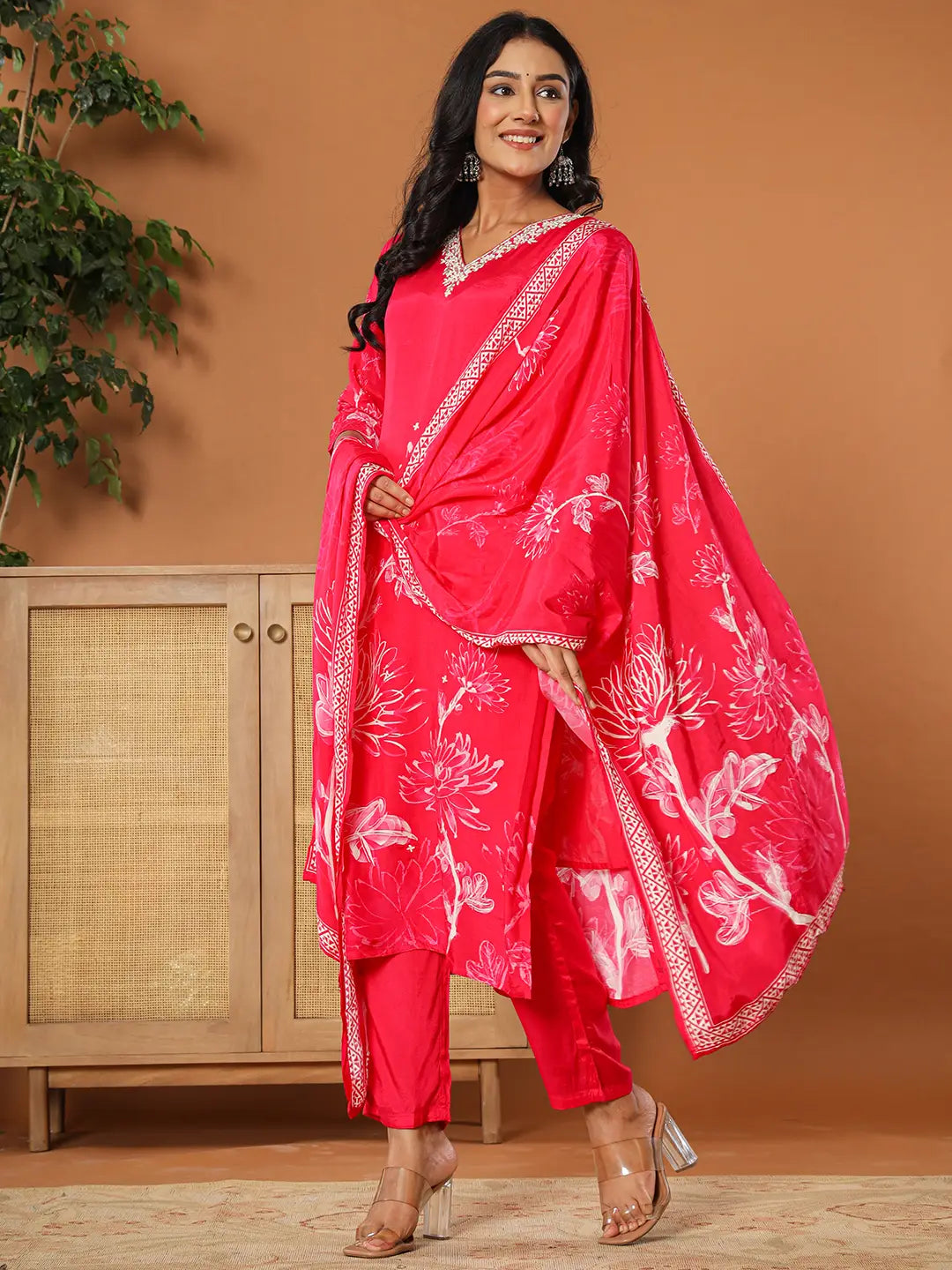 Pink Muslin Hand_Embroidery Kurta Dupatta Pant Set-Yufta Store-6074SKDPKS