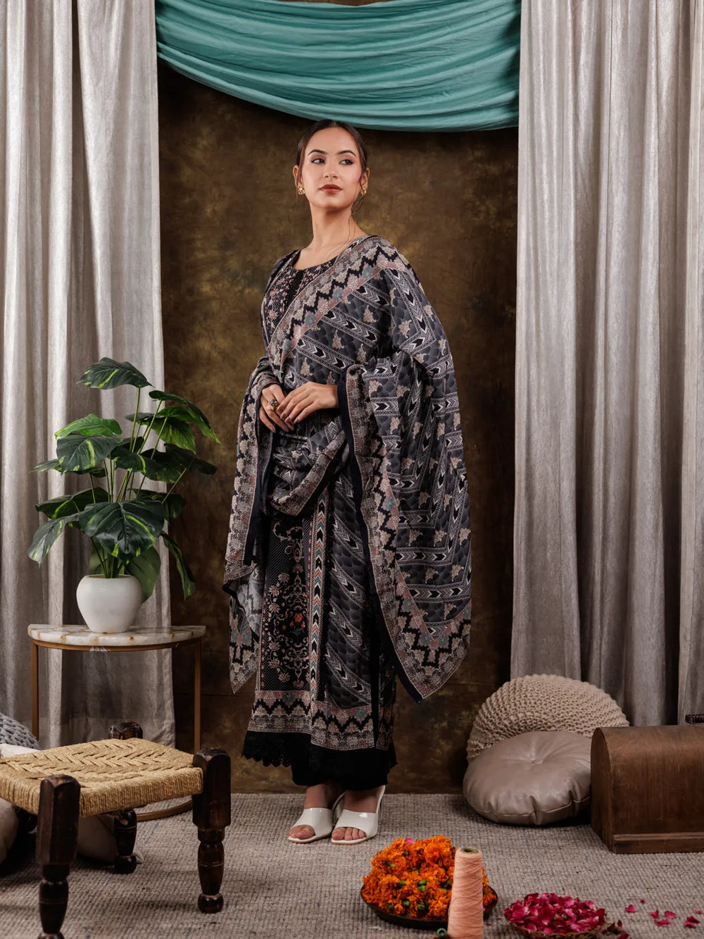 Pure Muslin Silk Black Ethnic Motifs Kurta Dupatta Set-Yufta Store-7071SKDBKS