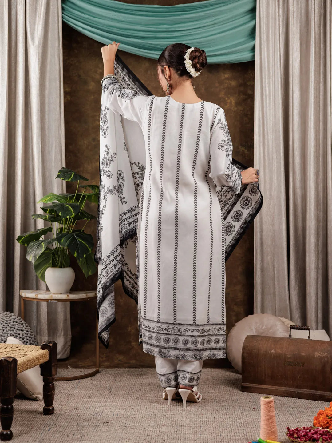 White Cotton Kurta Dupatta Pant Set-Yufta Store-7088SKDWHS