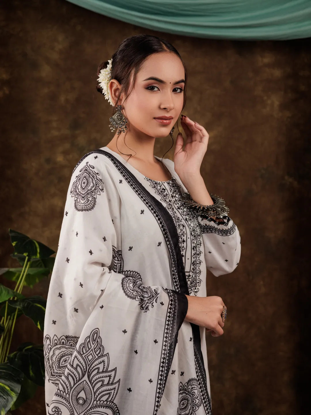 White Cotton Paisley Straight Kurta Dupatta Pant Set-Yufta Store-7084SKDWHS