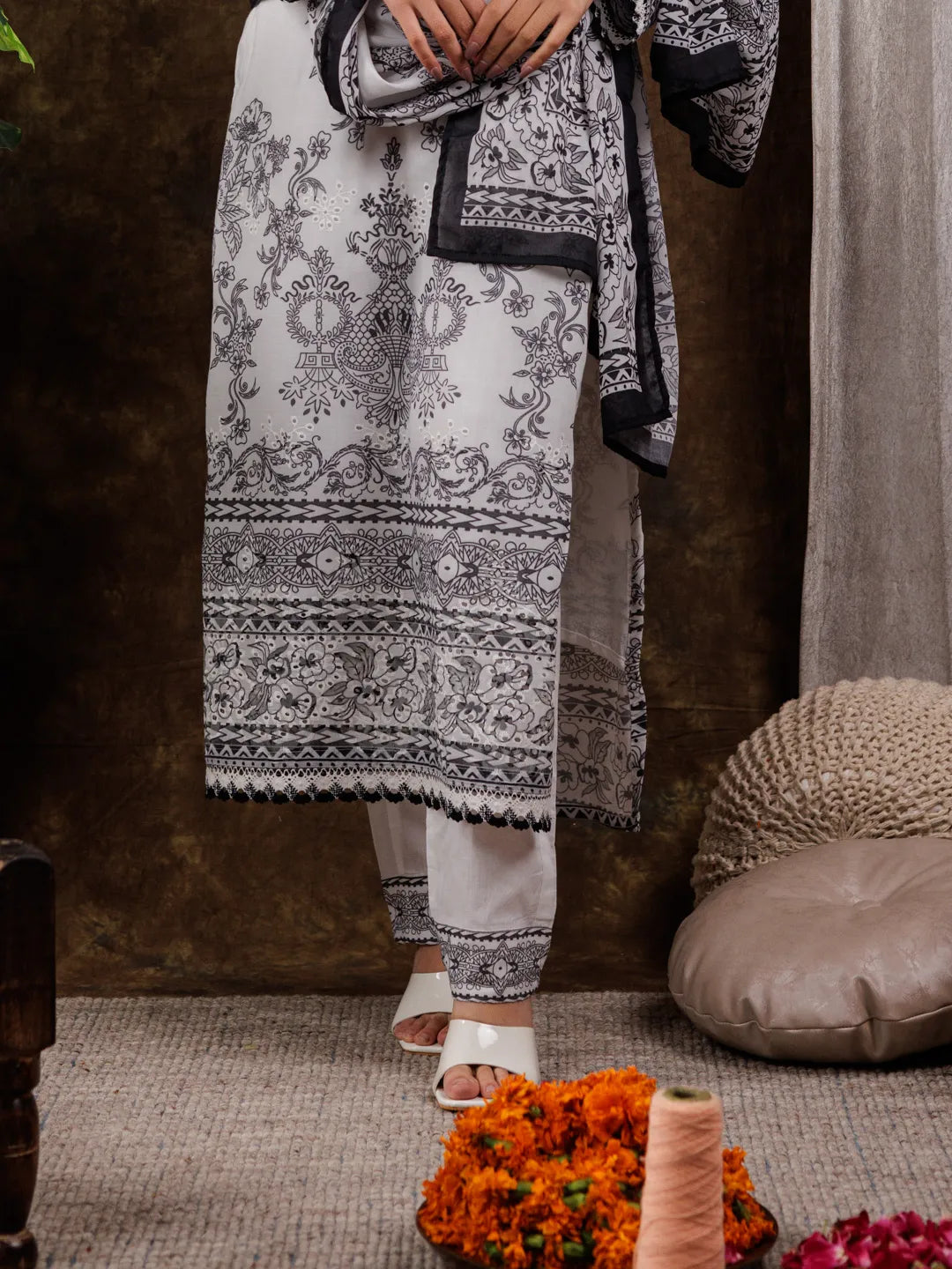 White Cotton Straight Ethnic Motifs Kurta Dupatta Pant Set-Yufta Store-7086SKDWHS